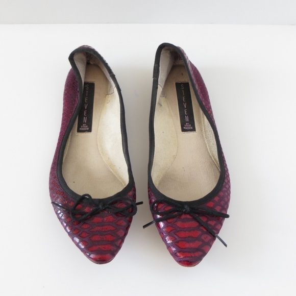 🔴CLEARANCE🔴 Size 7 Steven x SM Red and Purple Reptile Flats - Picture 1 of 3
